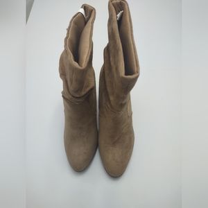 Mossimo Boots I ACCEPT REASONABLE OFFERS NWT